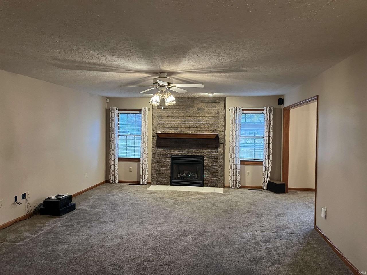 6655 Oak View Ct - Photo 5 of 21