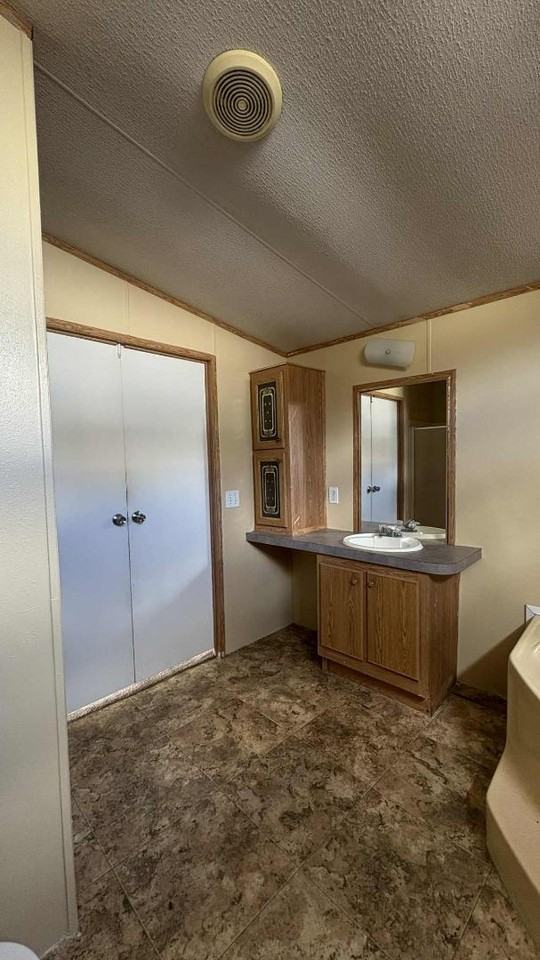 21834 Shelbourne Crossing - Photo 5 of 8