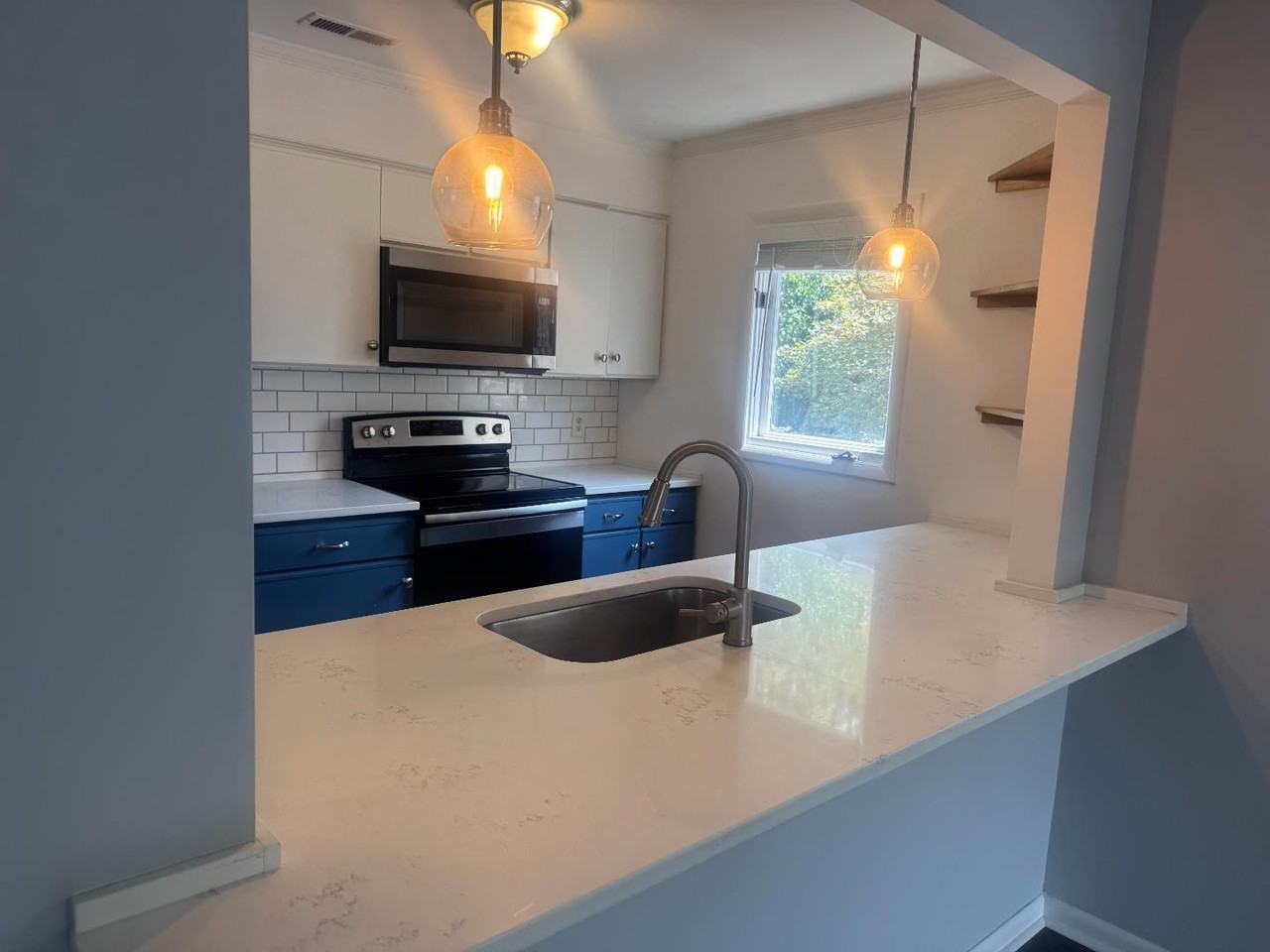 410 Front Street - Photo 4 of 16