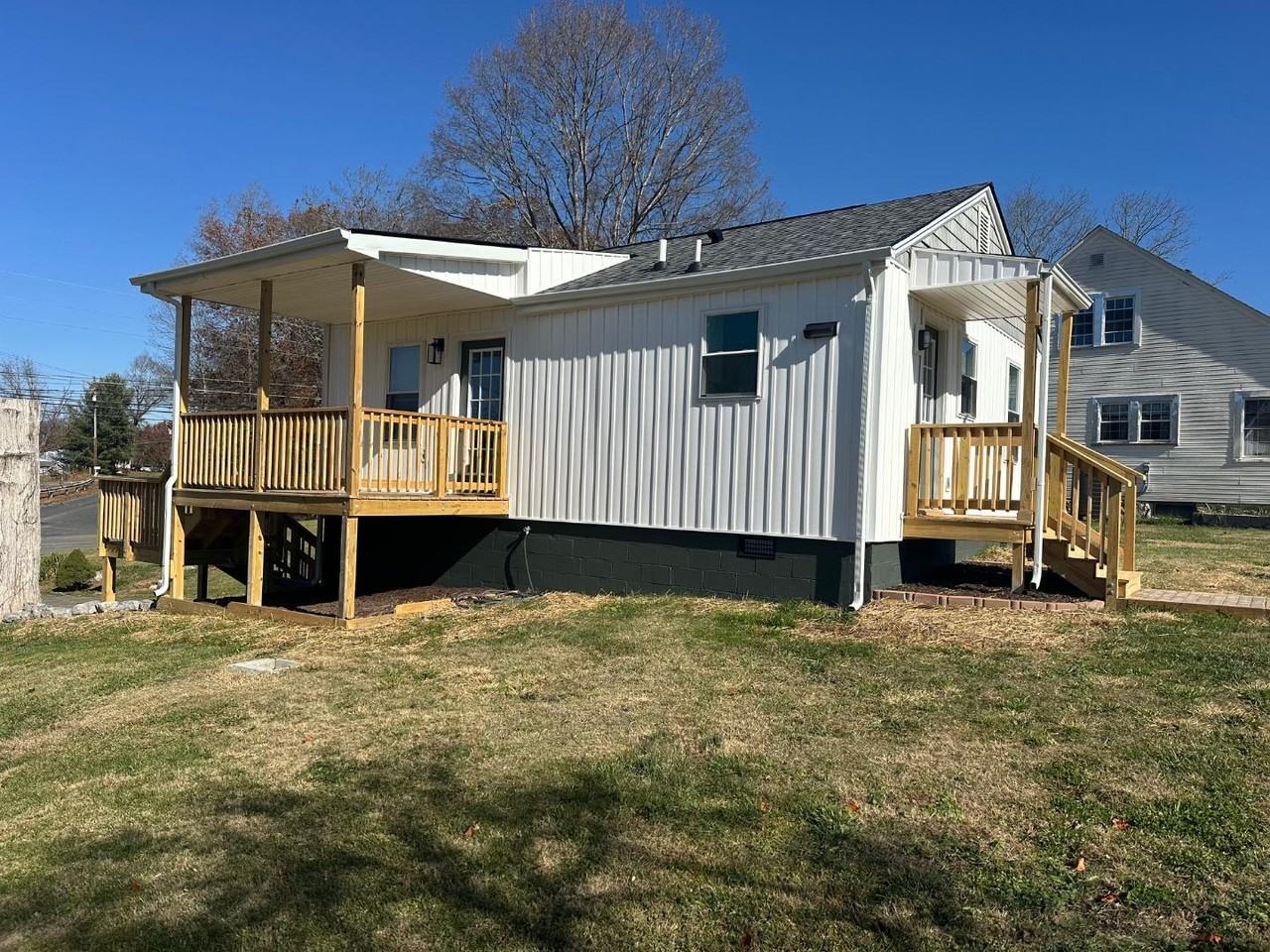 1468 Bristol Caverns Highway - Photo 2 of 11