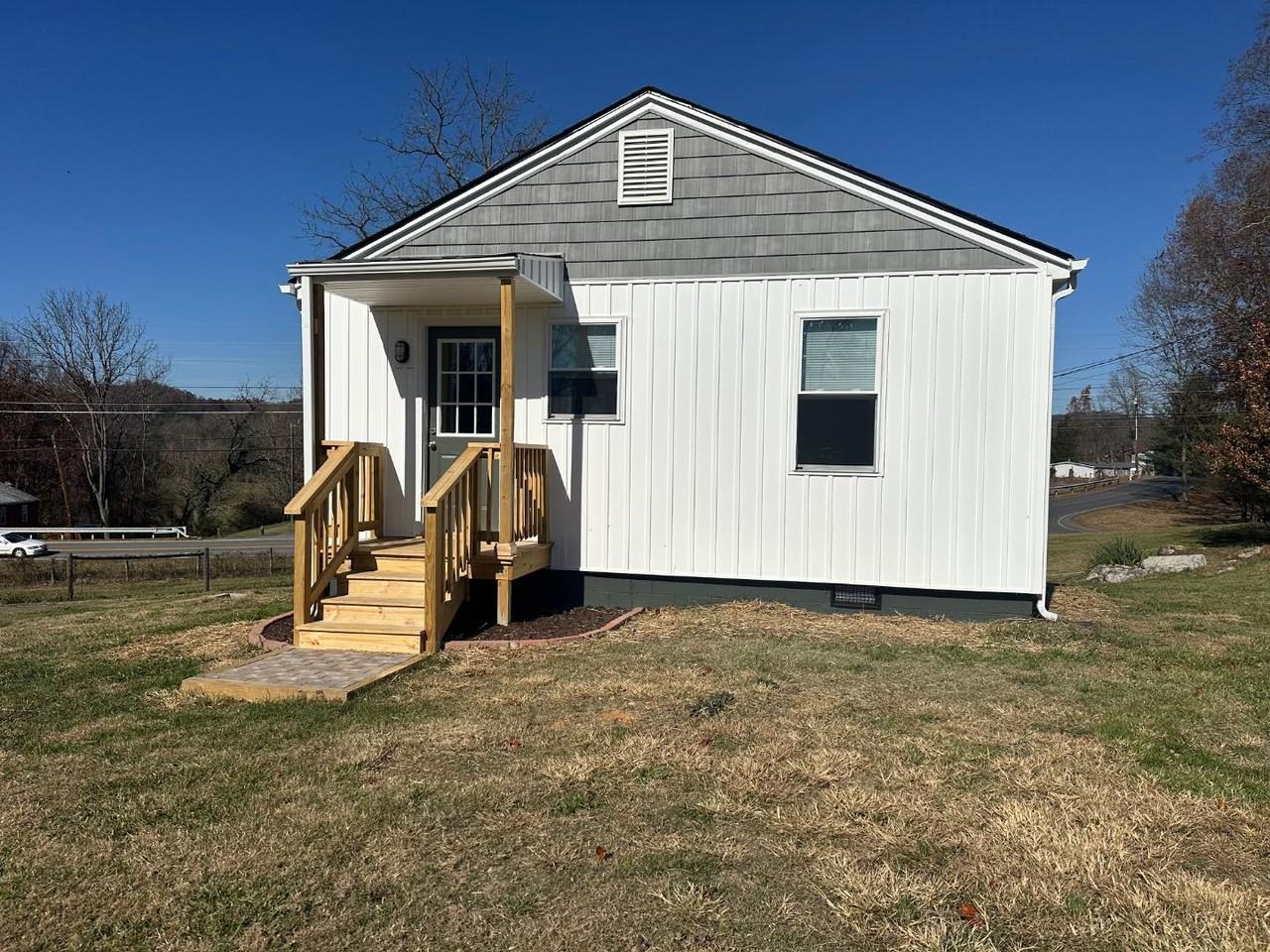 1468 Bristol Caverns Highway - Photo 3 of 11