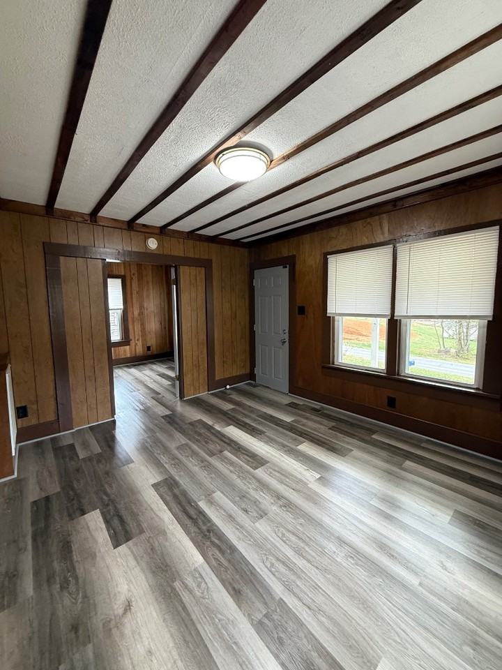 221 Valley Pike Road - Photo 4 of 11