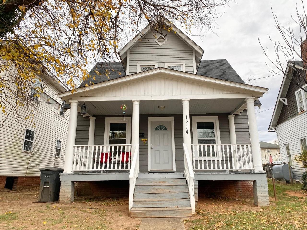 1214 Garfield Ave - Photo 2 of 12