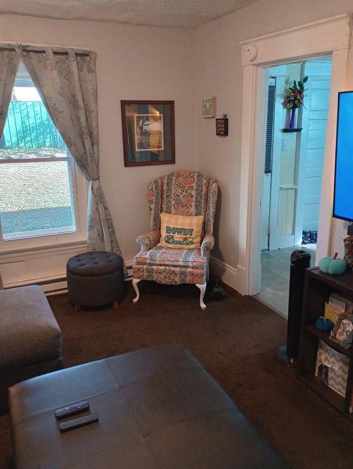 1214 Garfield Ave - Photo 7 of 12