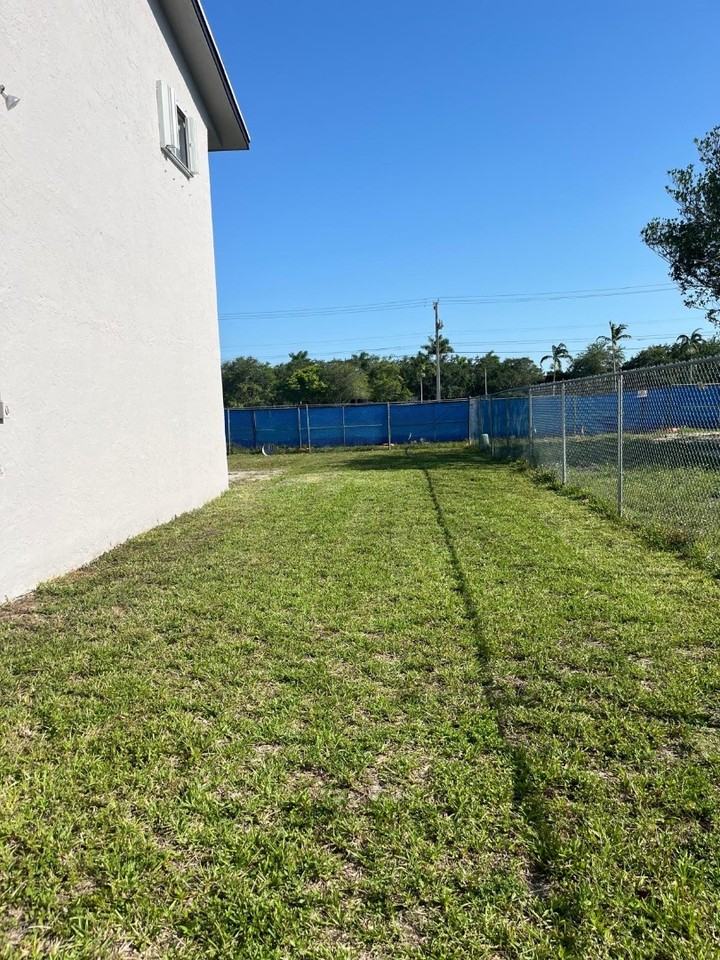 9148 Northwest 35th Place - Photo 3 of 9