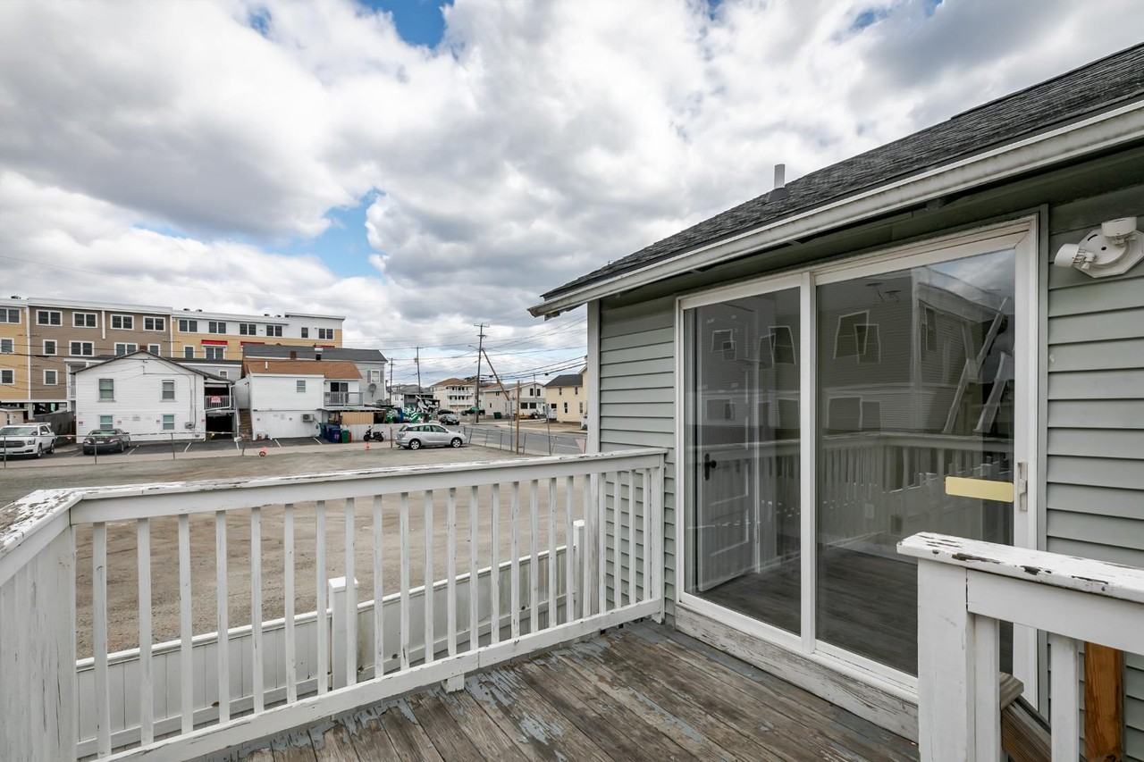 140 Ashworth Ave - Photo 2 of 3