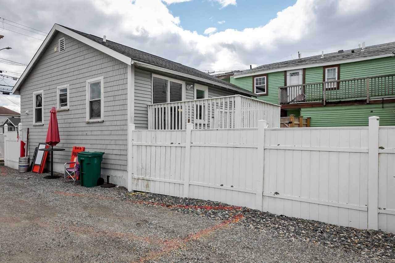 140 Ashworth Ave - Photo 3 of 3