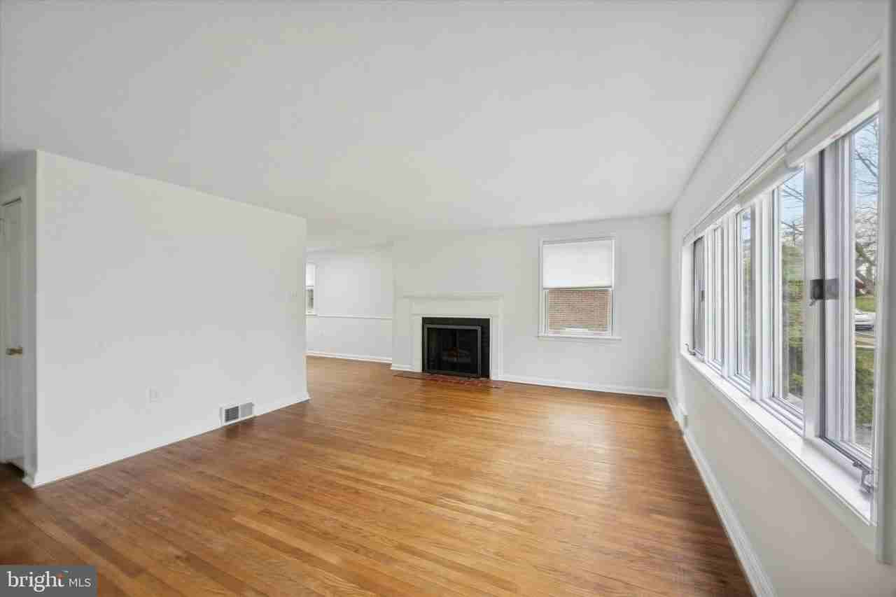 236 Duncan Avenue - Photo 3 of 16