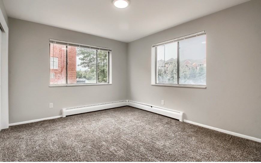 560 DAYTON ST - Photo 5 of 10