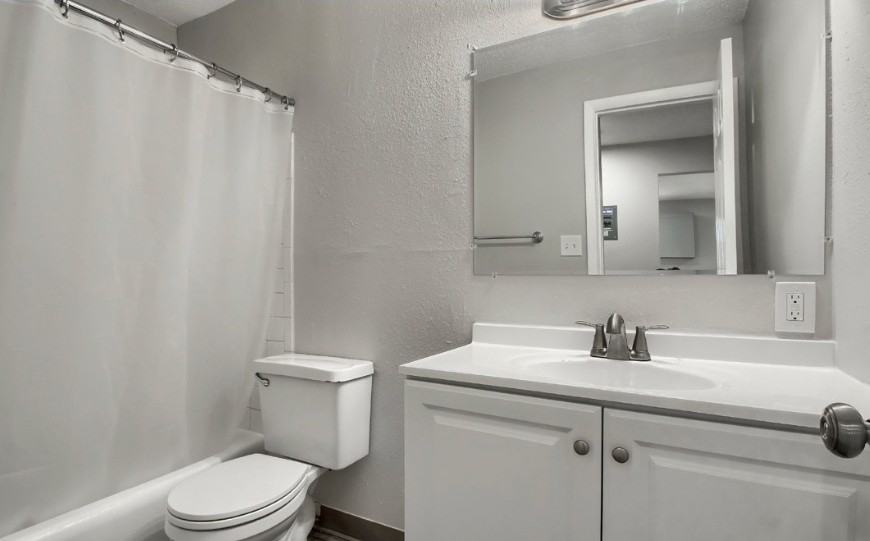 560 DAYTON ST - Photo 7 of 10