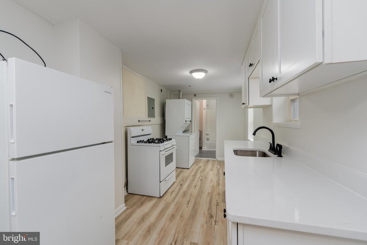 1722 Eastern Ave Apt 3 #3 - Photo 5 of 13