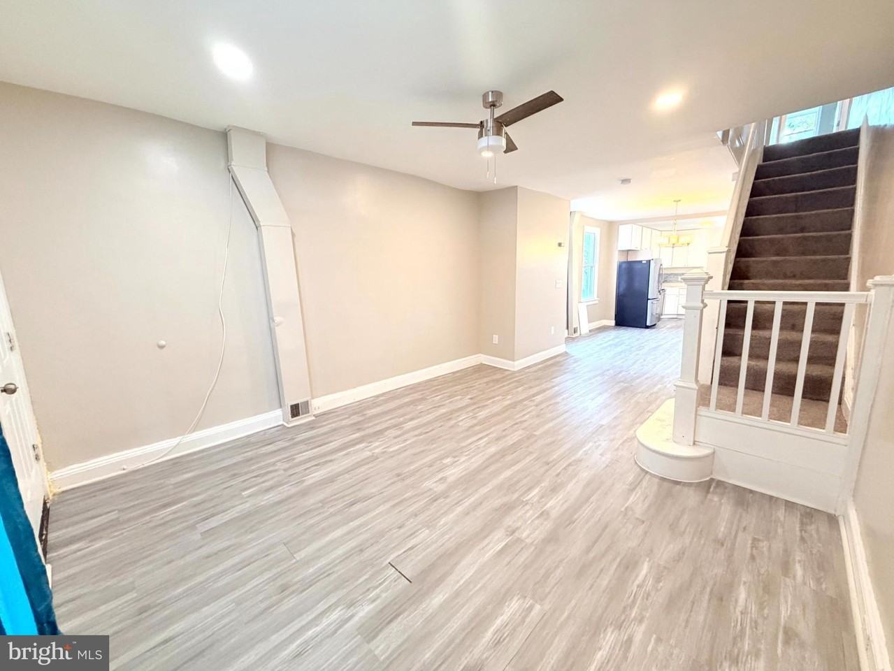 2401 Baker St - Photo 2 of 11