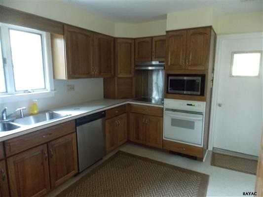 367 Waters Rd - Photo 3 of 8