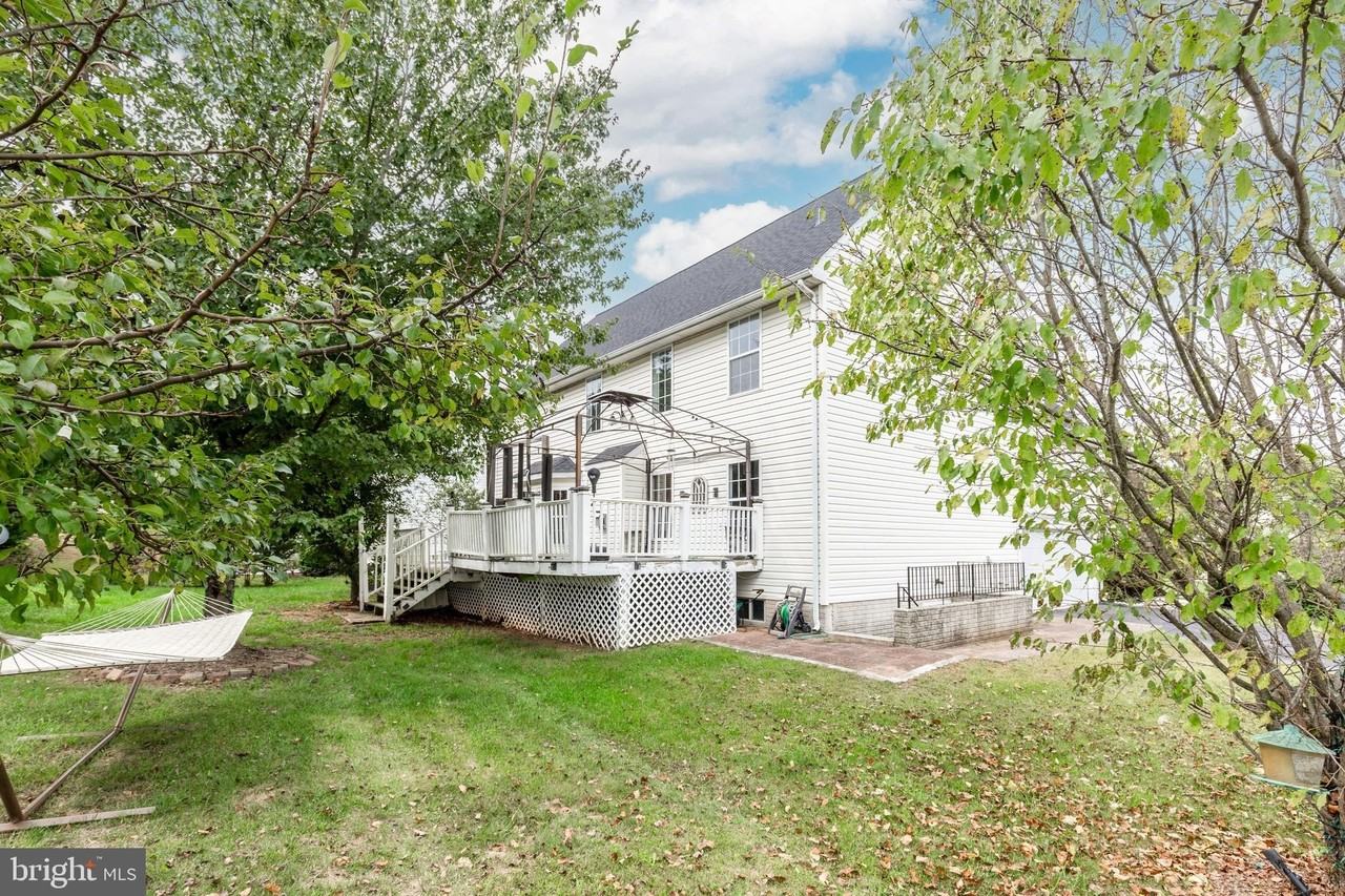 822 Wellesley Court - Photo 2 of 48