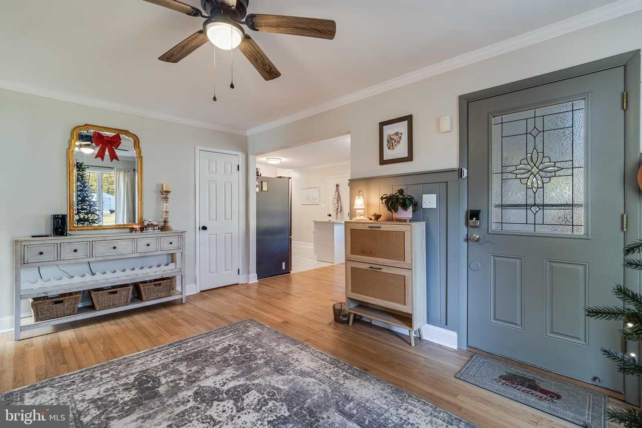 40905 Spring House Ln - Photo 6 of 50