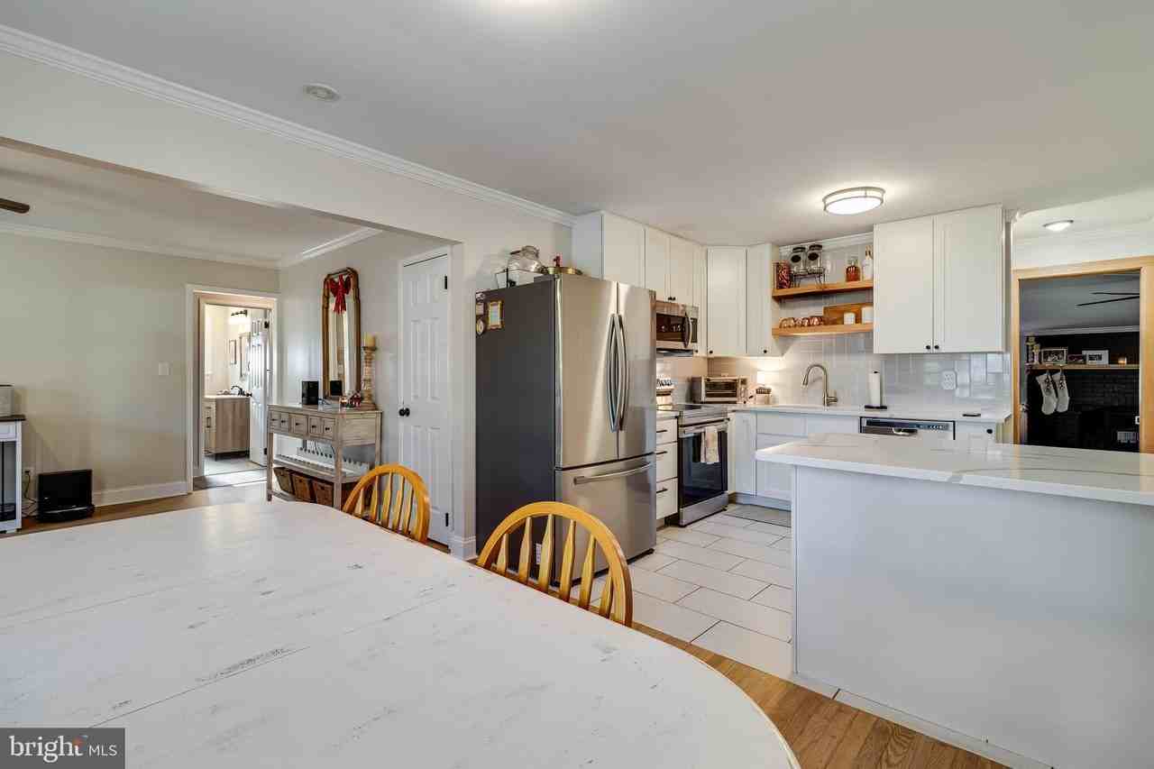 40905 Spring House Ln - Photo 7 of 50