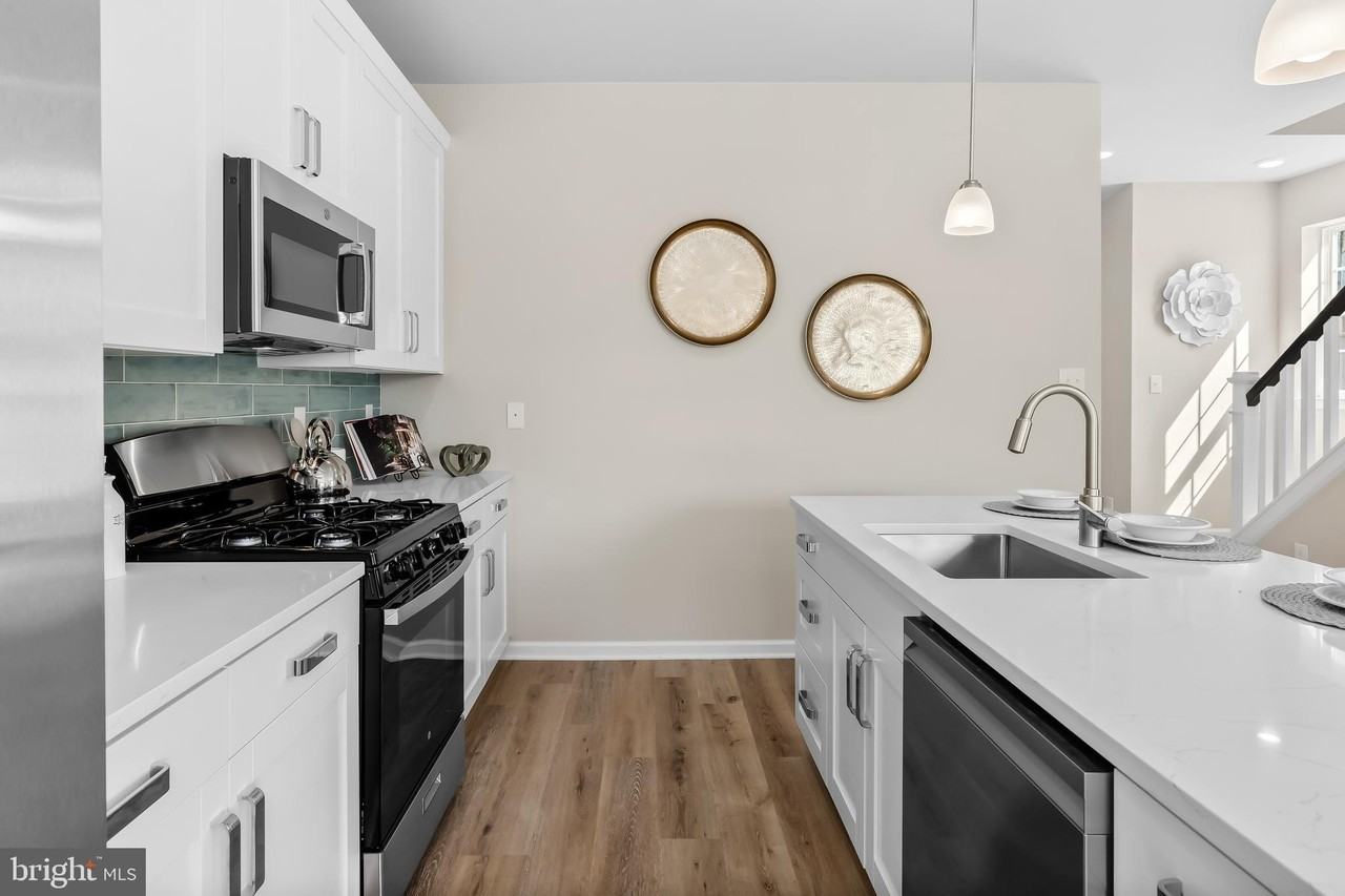 385 N Tuckahoe Rd Unit 949 #949 - Photo 7 of 21