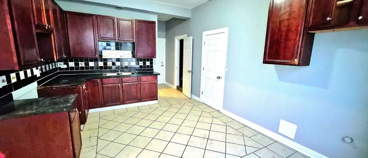 2300 S Troy St. BUILDING - Photo 7 of 11