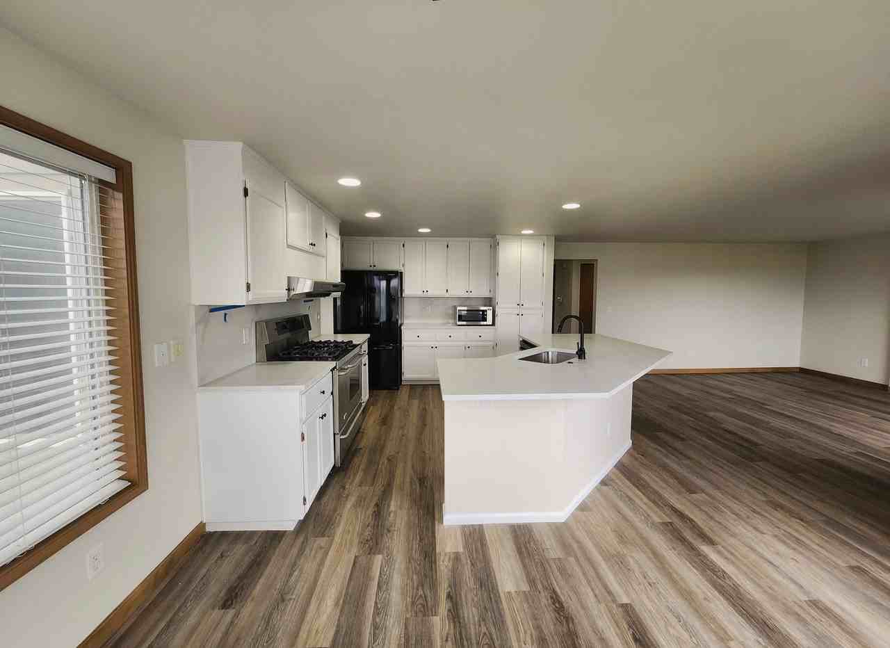 2866 Troon Ct - Photo 6 of 27