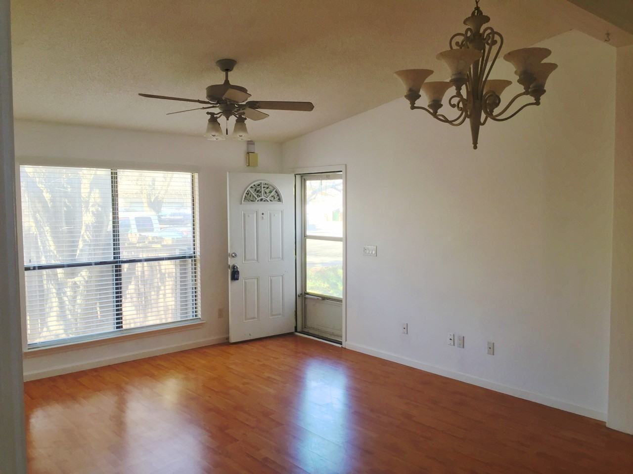 1109 Sunbeam Cove - Photo 3 of 21
