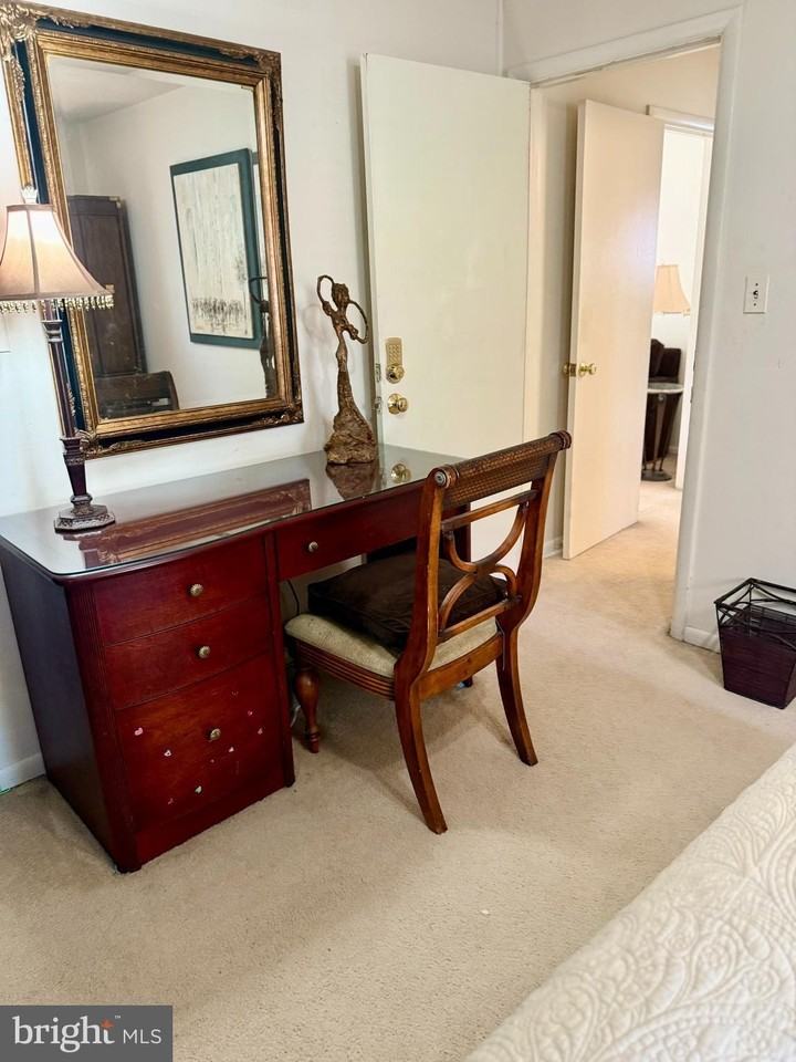 637 22nd Street South - Photo 5 of 11