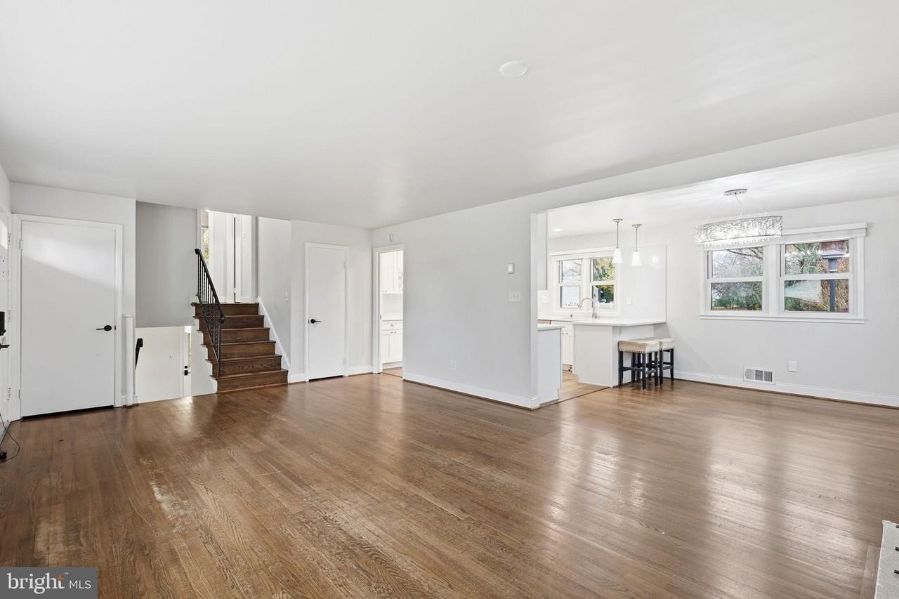 7114 Xavier Court - Photo 6 of 22