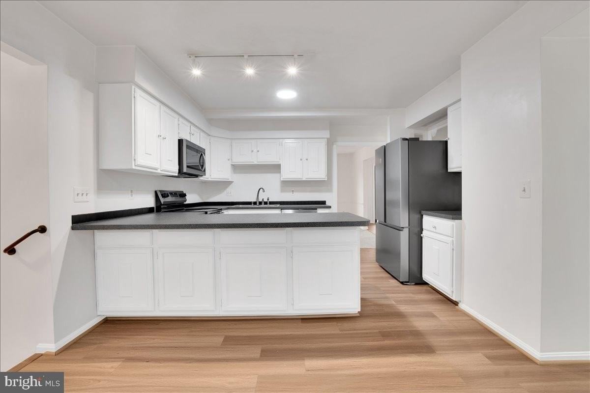 12451 Plowman Court - Photo 6 of 39