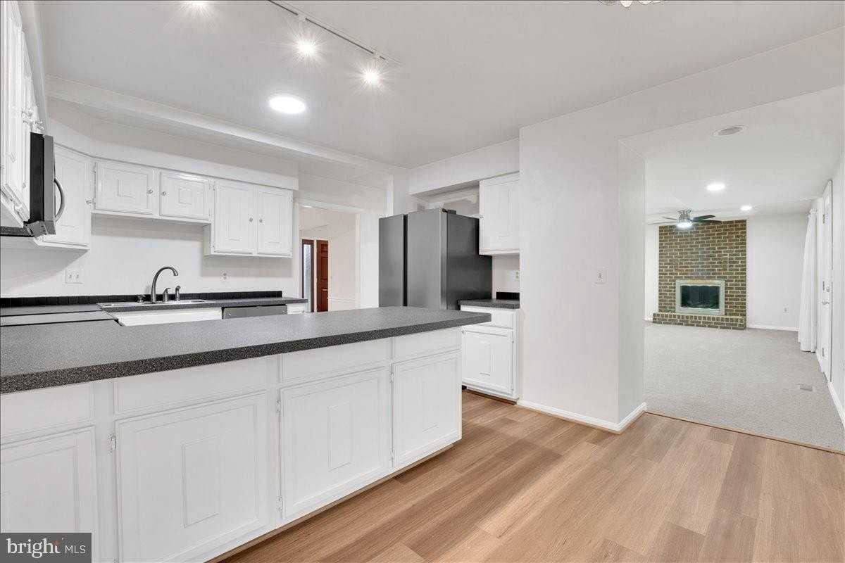 12451 Plowman Court - Photo 7 of 39