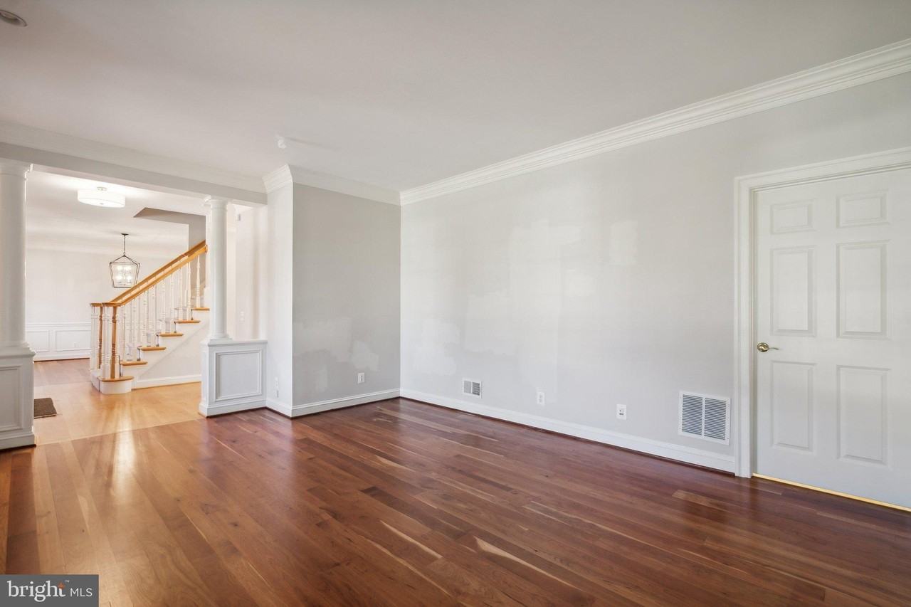 8802 Northern Spruce Lane - Photo 4 of 41