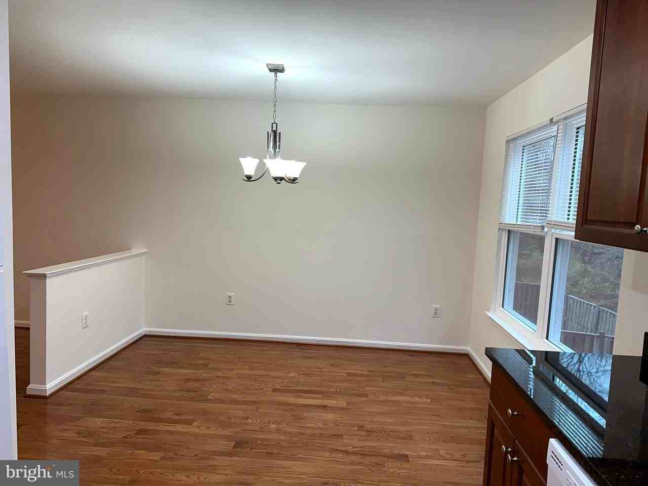 8922 Royal Astor Way - Photo 4 of 24