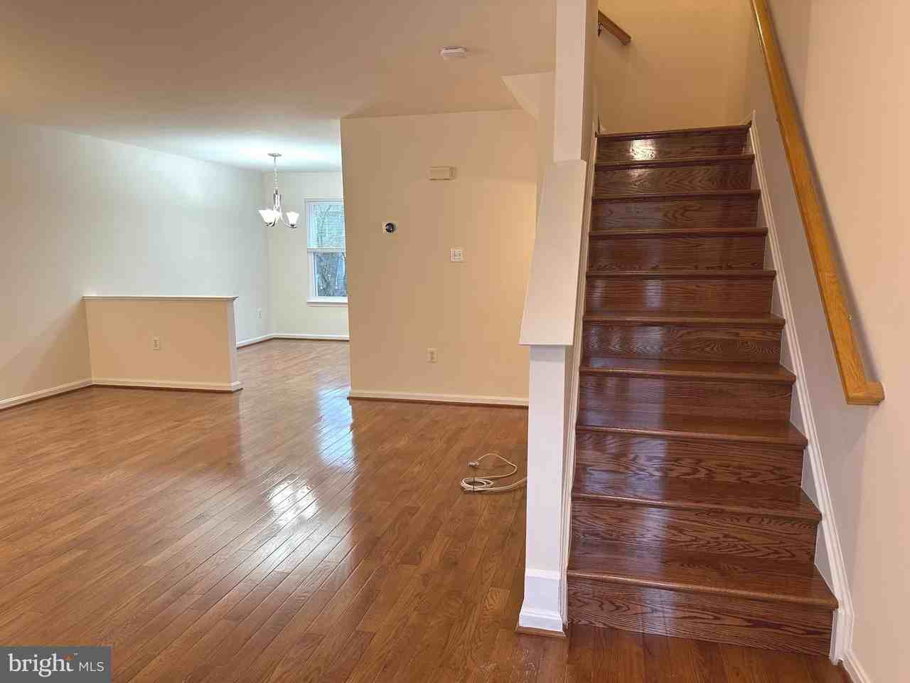 8922 Royal Astor Way - Photo 6 of 24