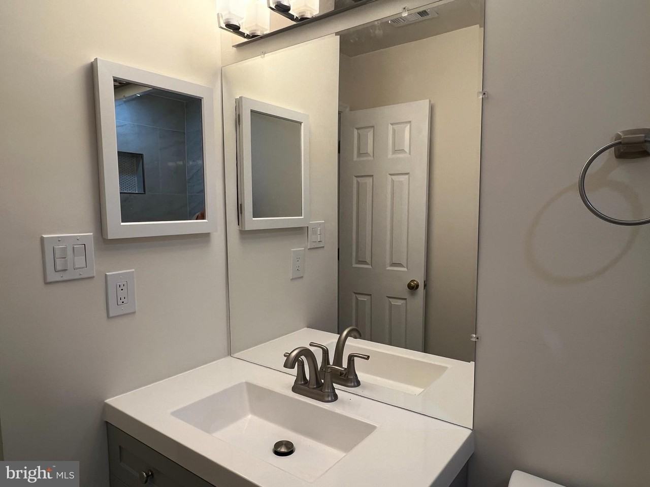 8922 Royal Astor Way - Photo 7 of 24