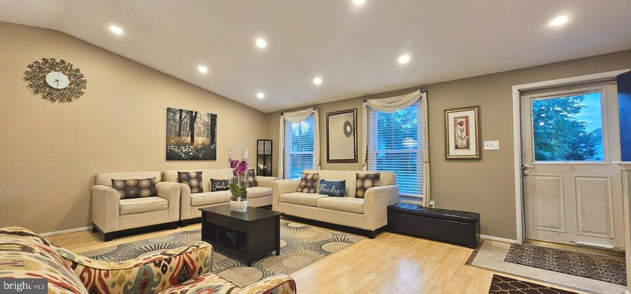 4033 Pickstone Dr - Photo 2 of 30