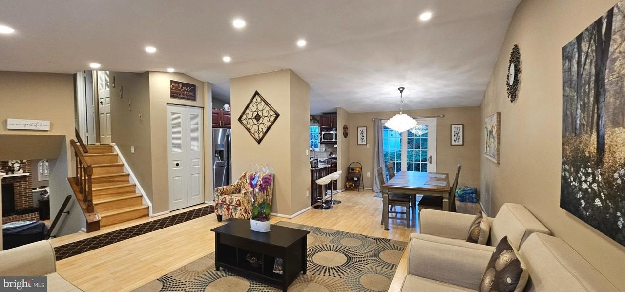 4033 Pickstone Dr - Photo 3 of 30