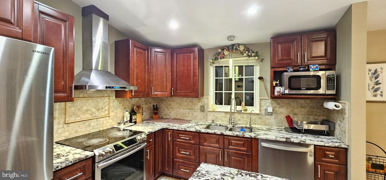 4033 Pickstone Dr - Photo 5 of 30