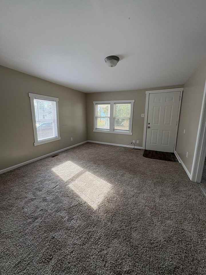 1805 College St - Photo 4 of 7