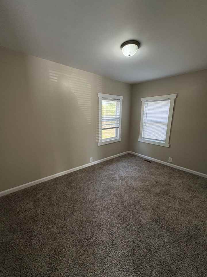 1805 College St - Photo 5 of 7