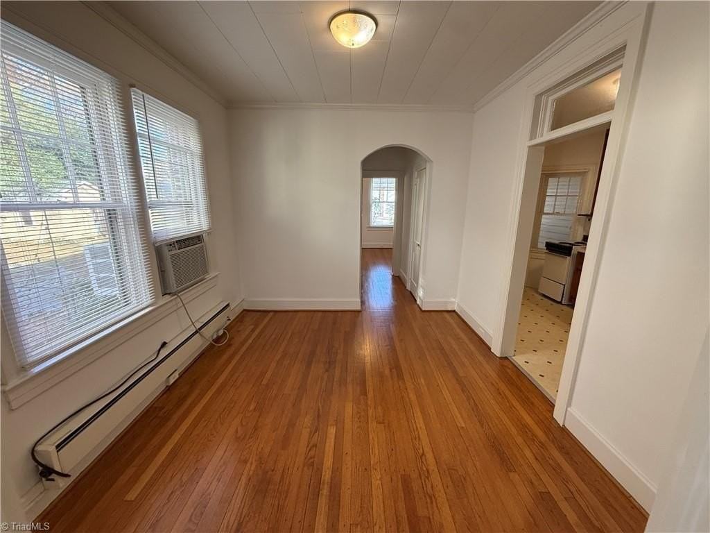 647 Irving St #1 - Photo 4 of 8