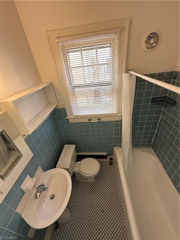 647 Irving St #1 - Photo 7 of 8