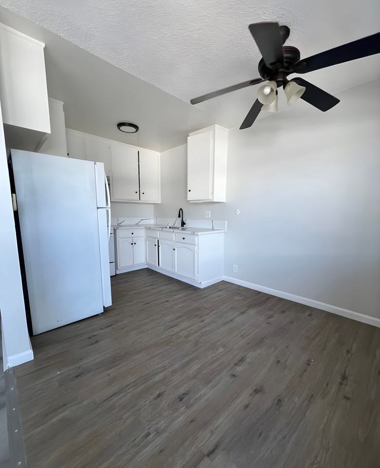 6811 10th Ave. - Photo 3 of 24