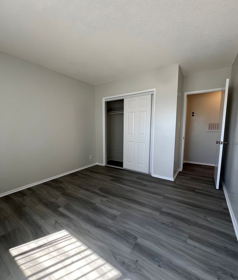 6811 10th Ave. - Photo 4 of 24