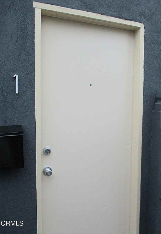 1222 Avenue 49 #1 - Photo 4 of 39