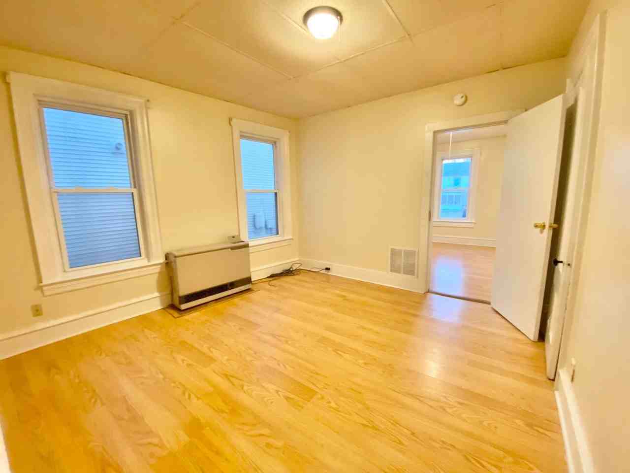 54-56 Intervale Avenue - Photo 4 of 33