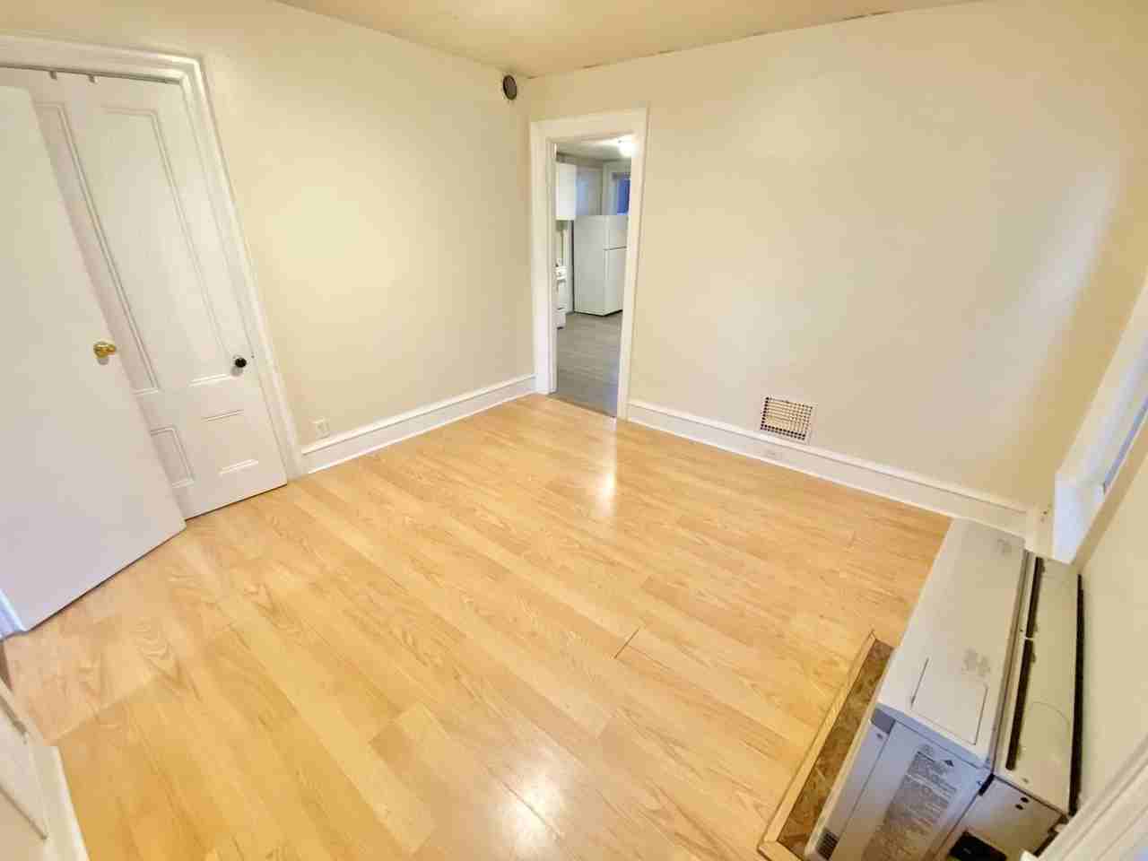 54-56 Intervale Avenue - Photo 5 of 33