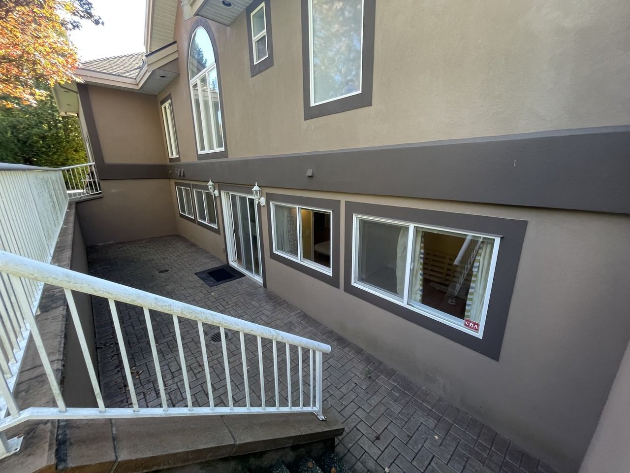 2305 139a St #1 - Photo 4 of 17