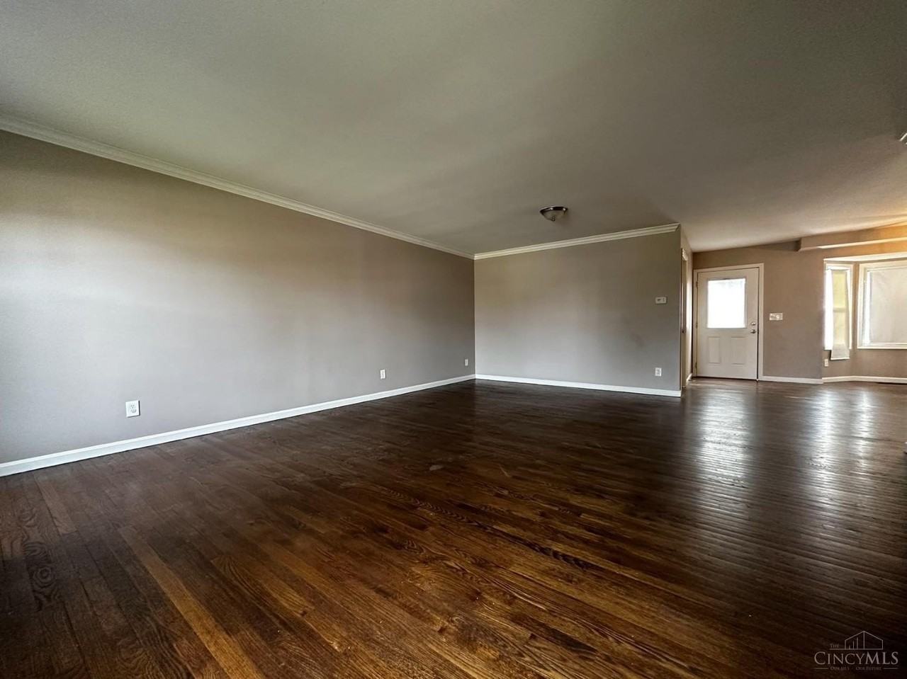 7305 Cascade Dr - Photo 3 of 26