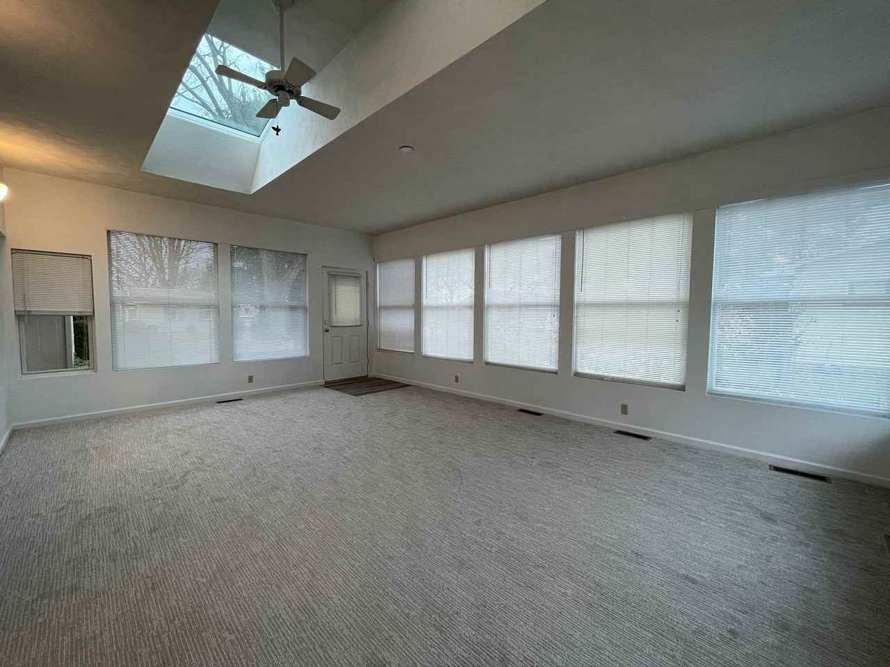 7723 Yorktown Street - Photo 7 of 20