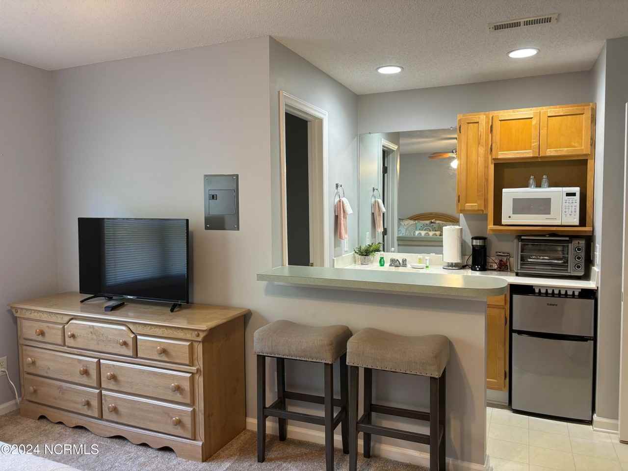 3030 Marsh Winds Circle #1103B - Photo 4 of 14