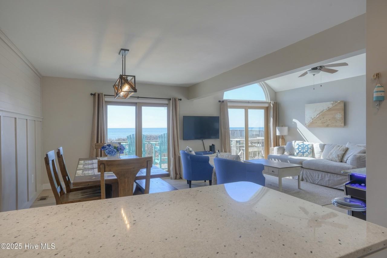 3994 Island Dr - Photo 3 of 44