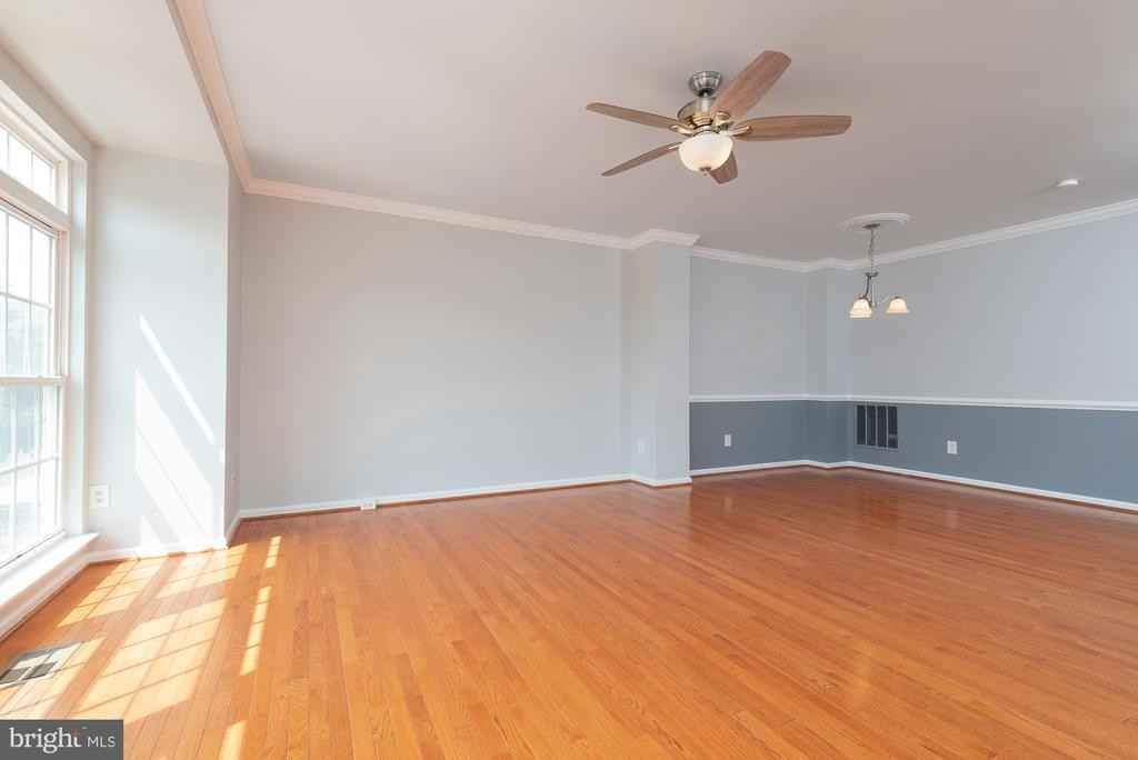 42724 Rolling Rock Sq - Photo 2 of 25